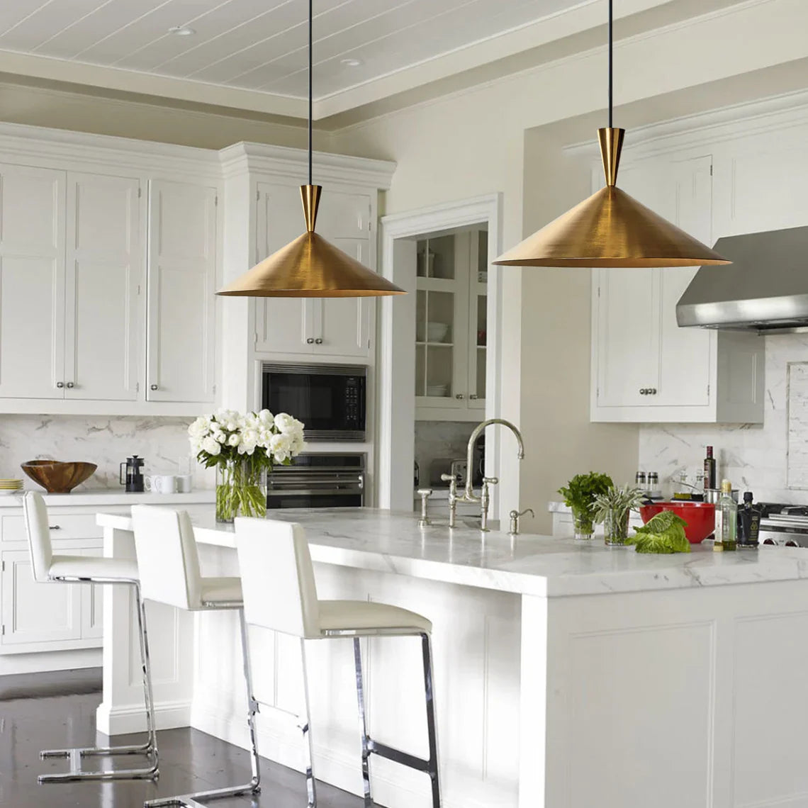Brass Elegant Pendant Light